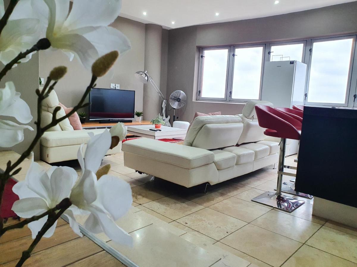 Franklin Luxury Apartment โจฮันเนสเบิร์ก ภายนอก รูปภาพ