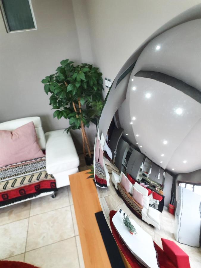 Franklin Luxury Apartment โจฮันเนสเบิร์ก ภายนอก รูปภาพ